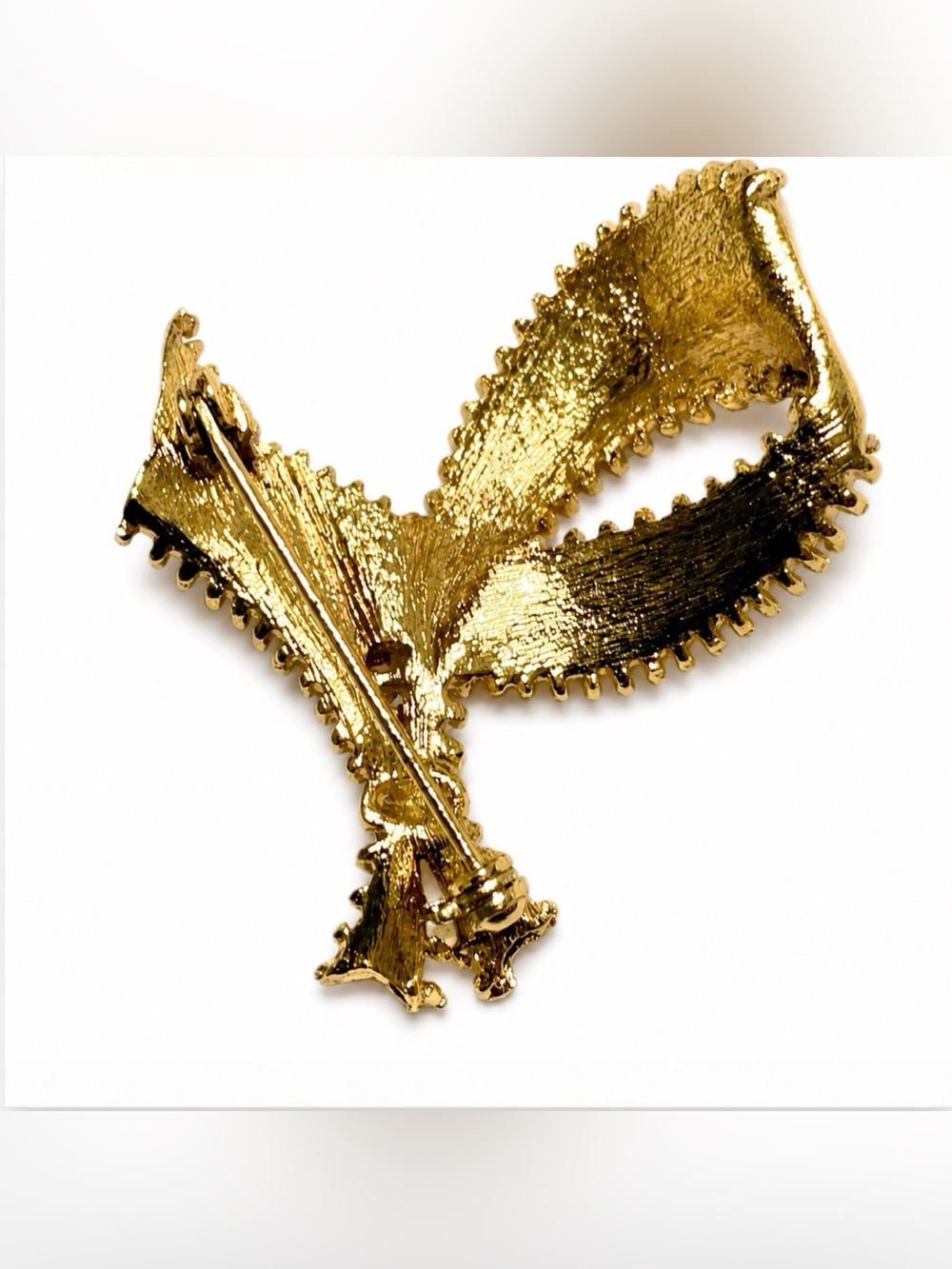 Ribbon Bow Brooch 1970s Gold Tone Brooch Unstamped Vintage - Picture 2 of 4